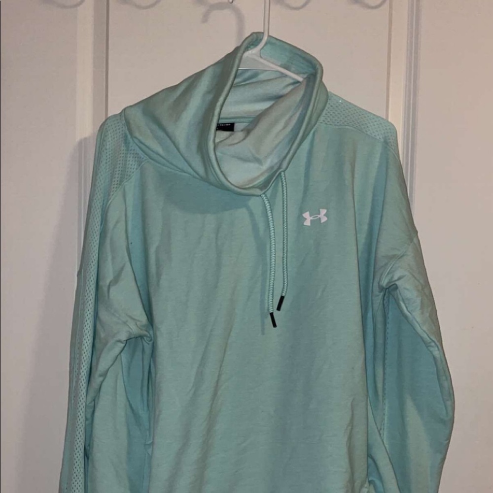 Women’s Under Armor Sweatshirt, XL
